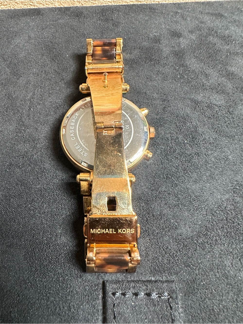Michael Kors Gold and Tortoiseshell Crystal-Accent Women's Watch No battery . - Picture 3 of 5